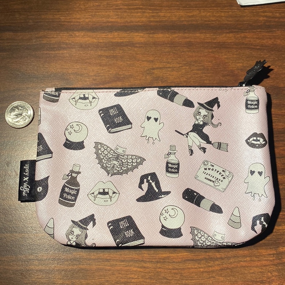 VALFRE pouch